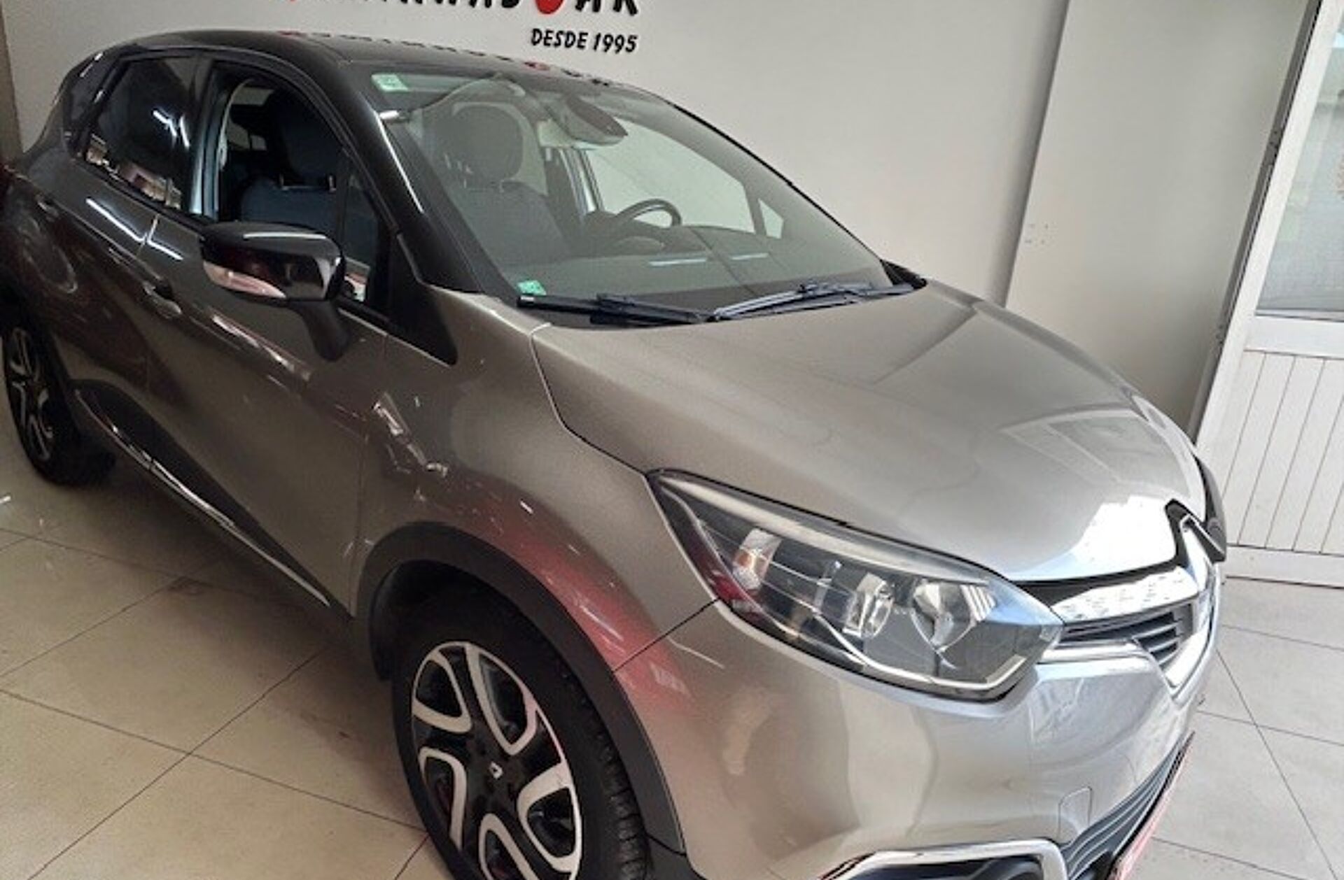 RENAULT Captur 0.9 TCE Exclusive