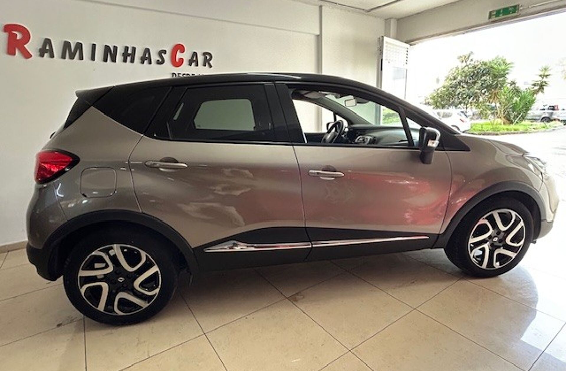 RENAULT Captur 0.9 TCE Exclusive