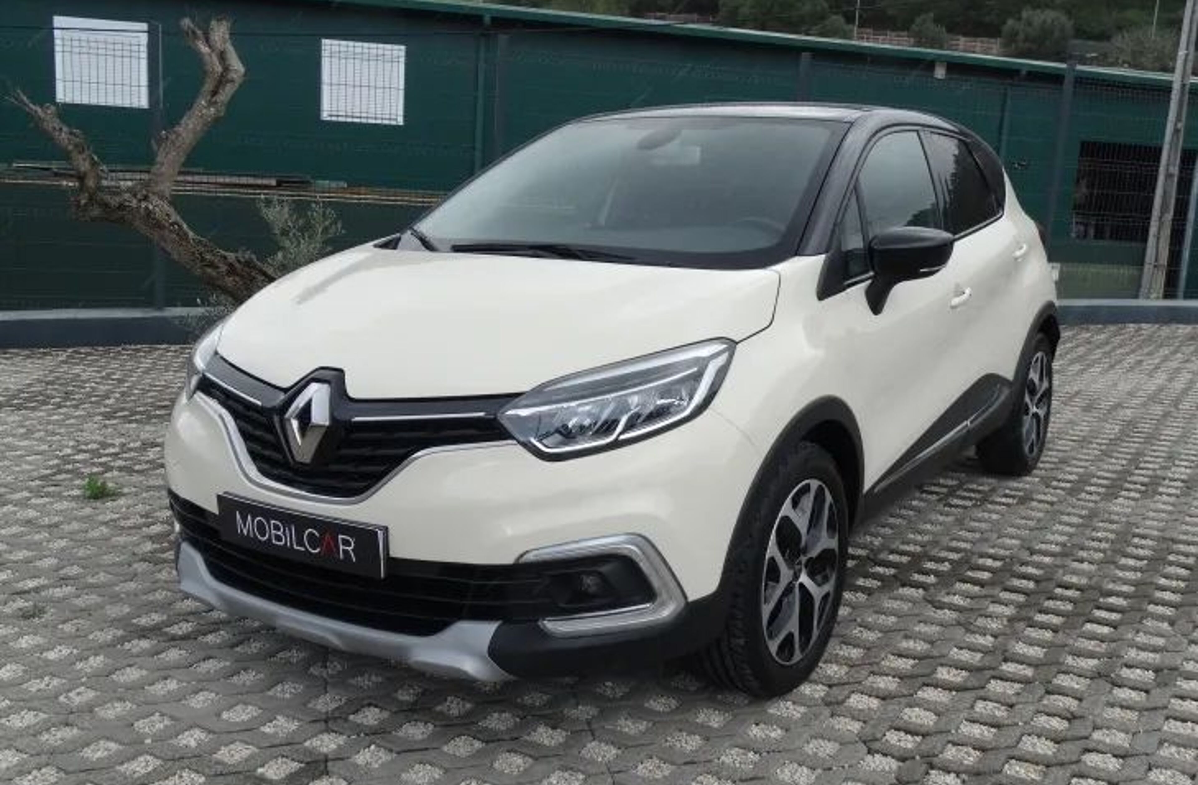 RENAULT Captur 0.9 TCE Exclusive