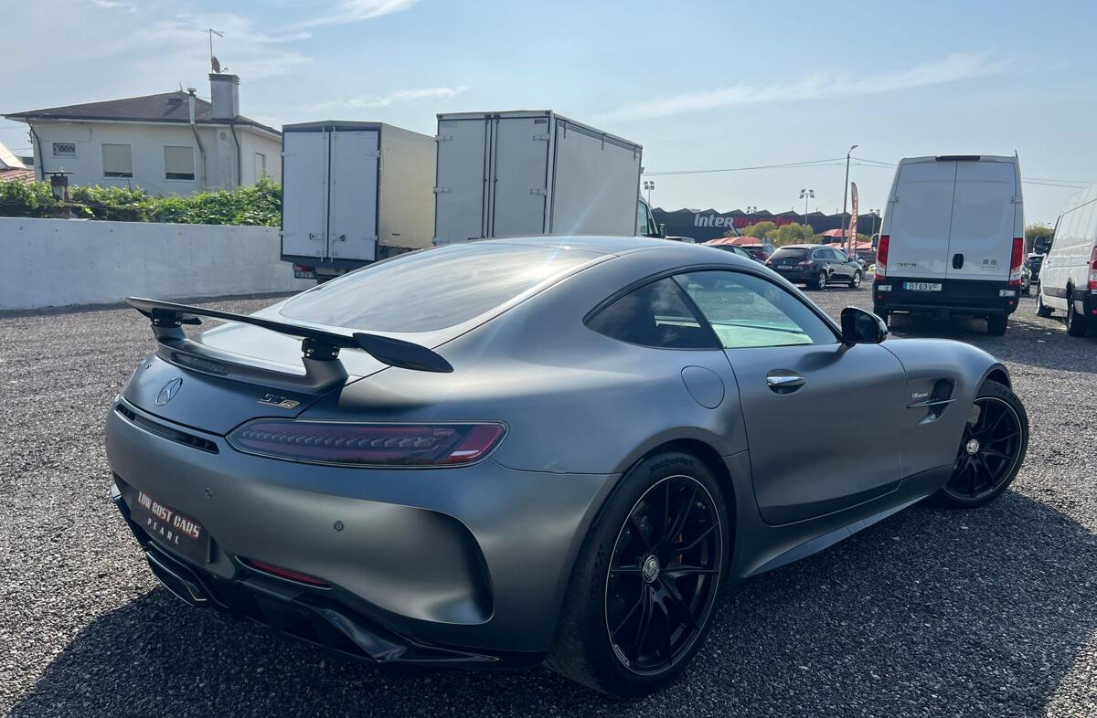 MERCEDES AMG GT R