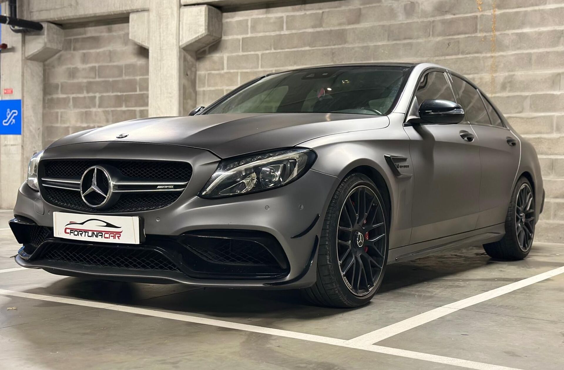 MERCEDES Classe C C 63 AMG Standard