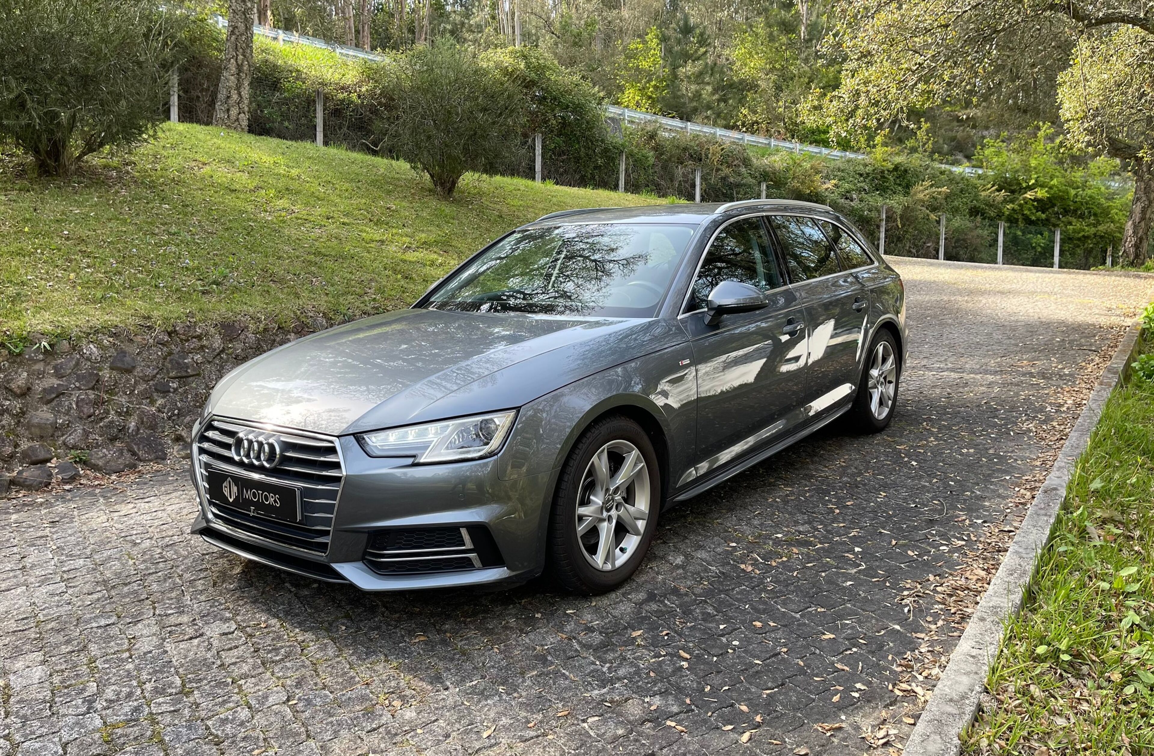 AUDI A4 2.0 TDI S-line