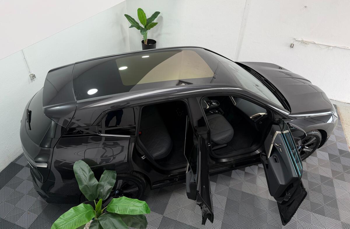 BMW iX xDrive 50 Pack Desportivo