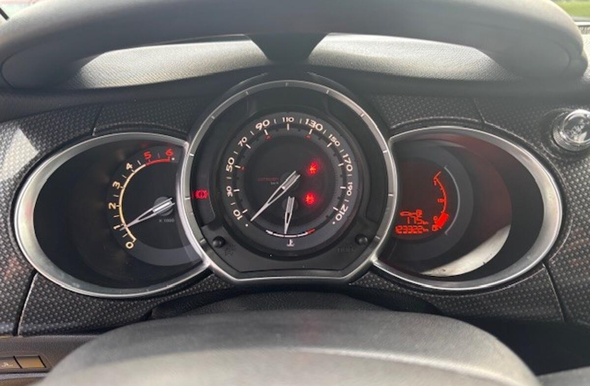 CITROEN DS 3 1.6 HDi Airdream Sport Chic