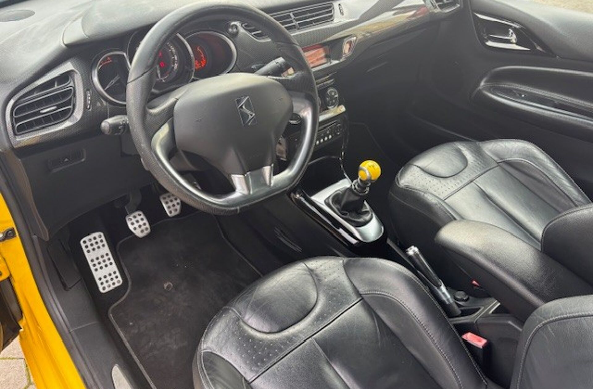 CITROEN DS 3 1.6 HDi Airdream Sport Chic