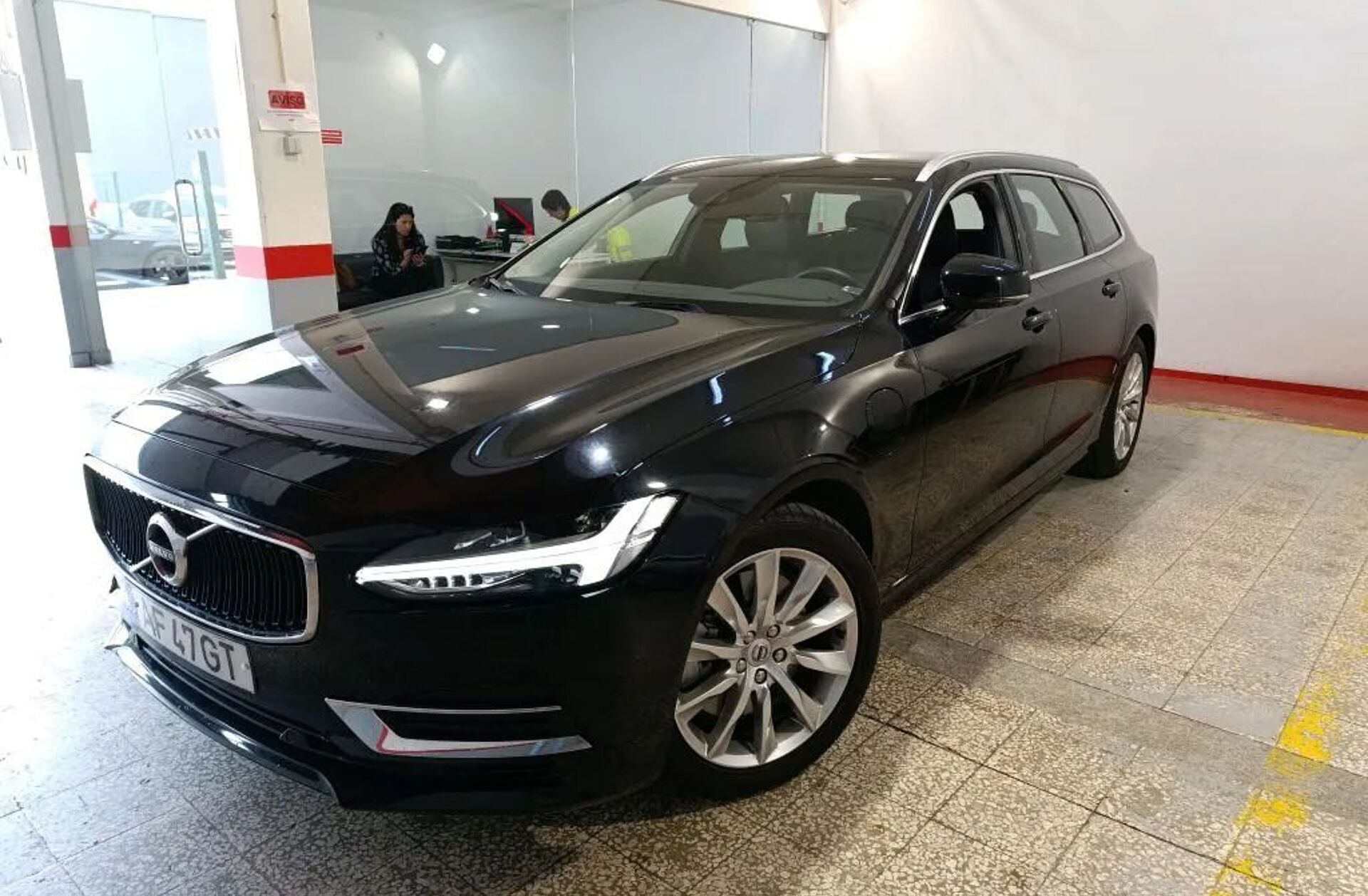 VOLVO V90 2.0 B5 Momentum Plus AWD Geartronic