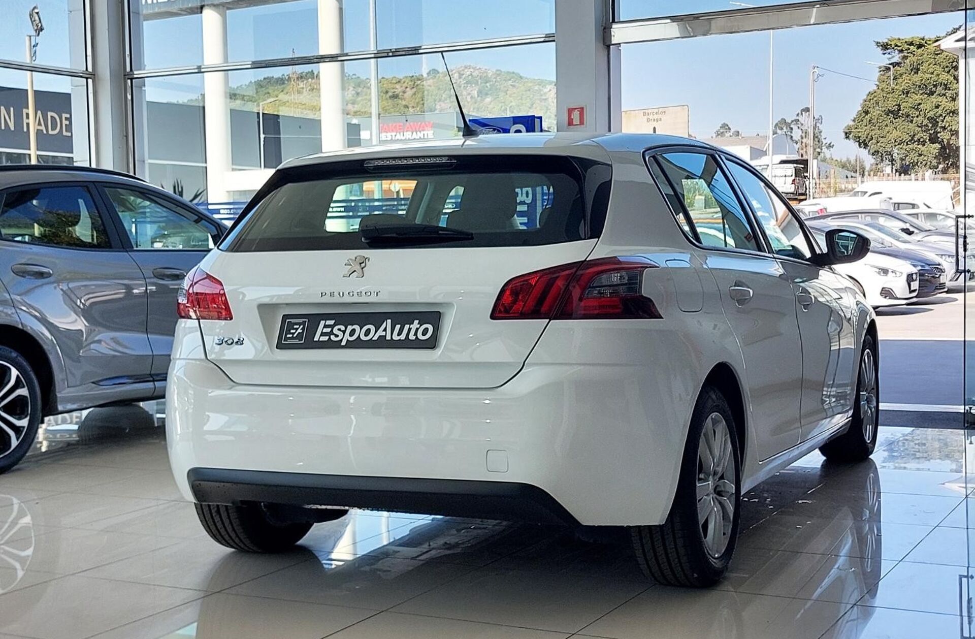 PEUGEOT 308 1.5 BlueHDi Business Line