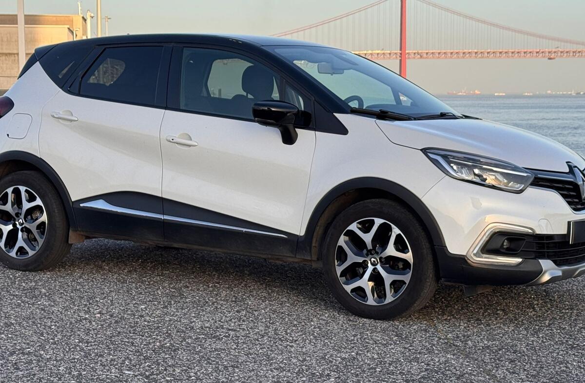 RENAULT Captur 1.2 TCe Exclusive