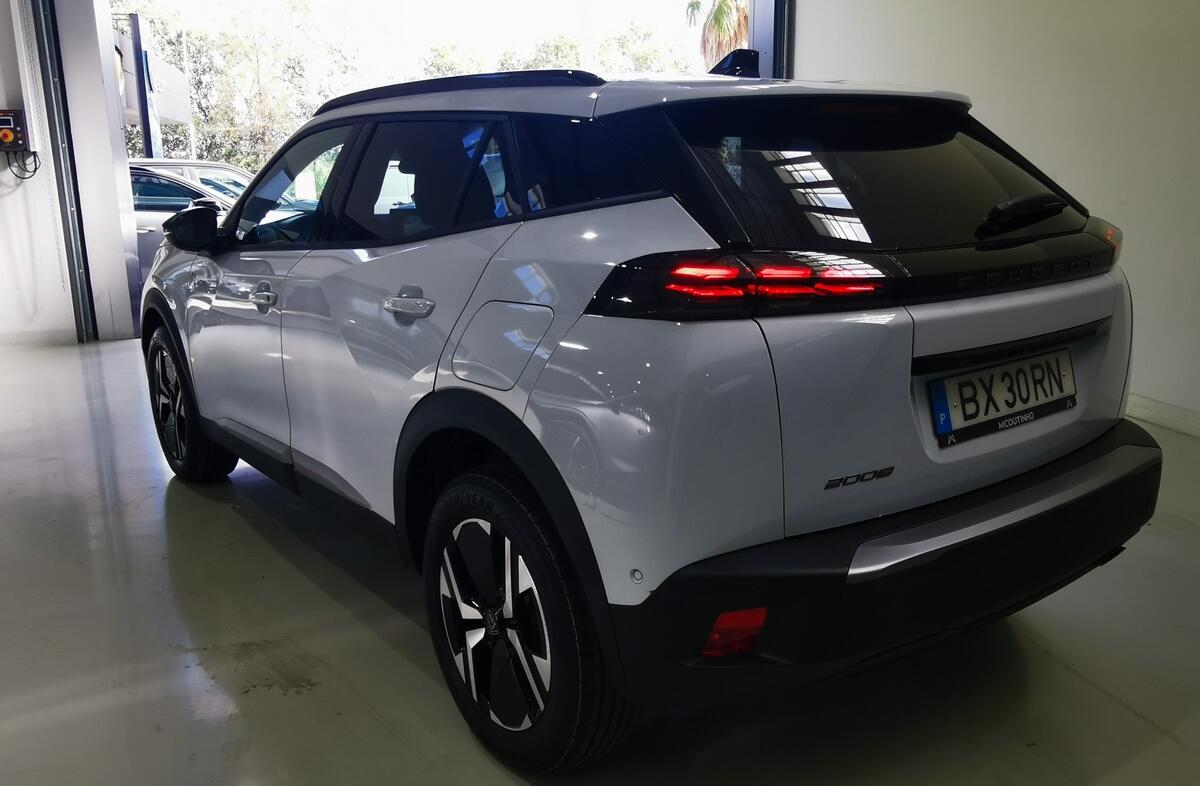 PEUGEOT 2008 1.2 PureTech Allure