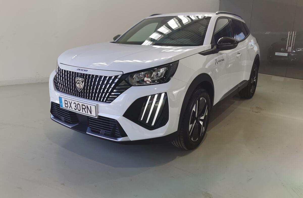 PEUGEOT 2008 1.2 PureTech Allure