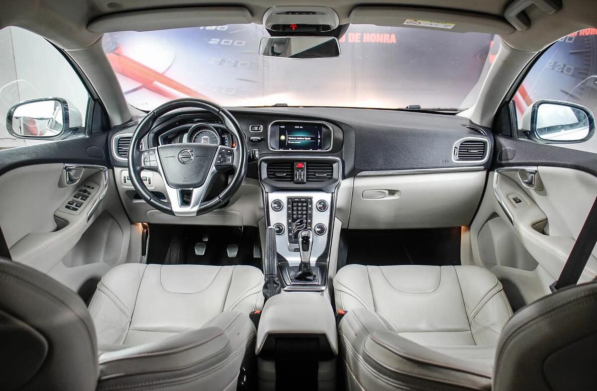 VOLVO V40 2.0 D2 Kinetic