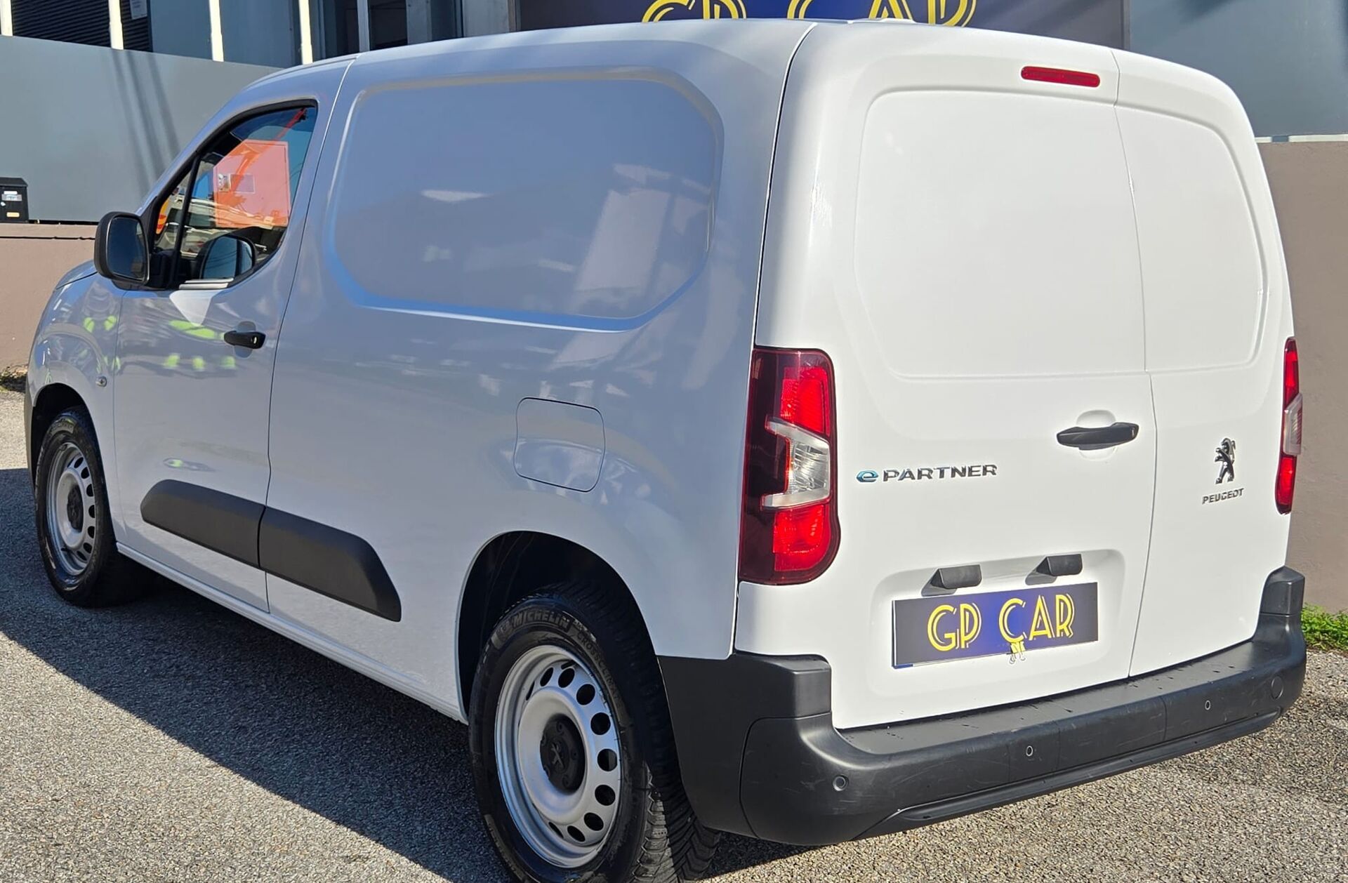 PEUGEOT Partner e- 50 kWh Standard