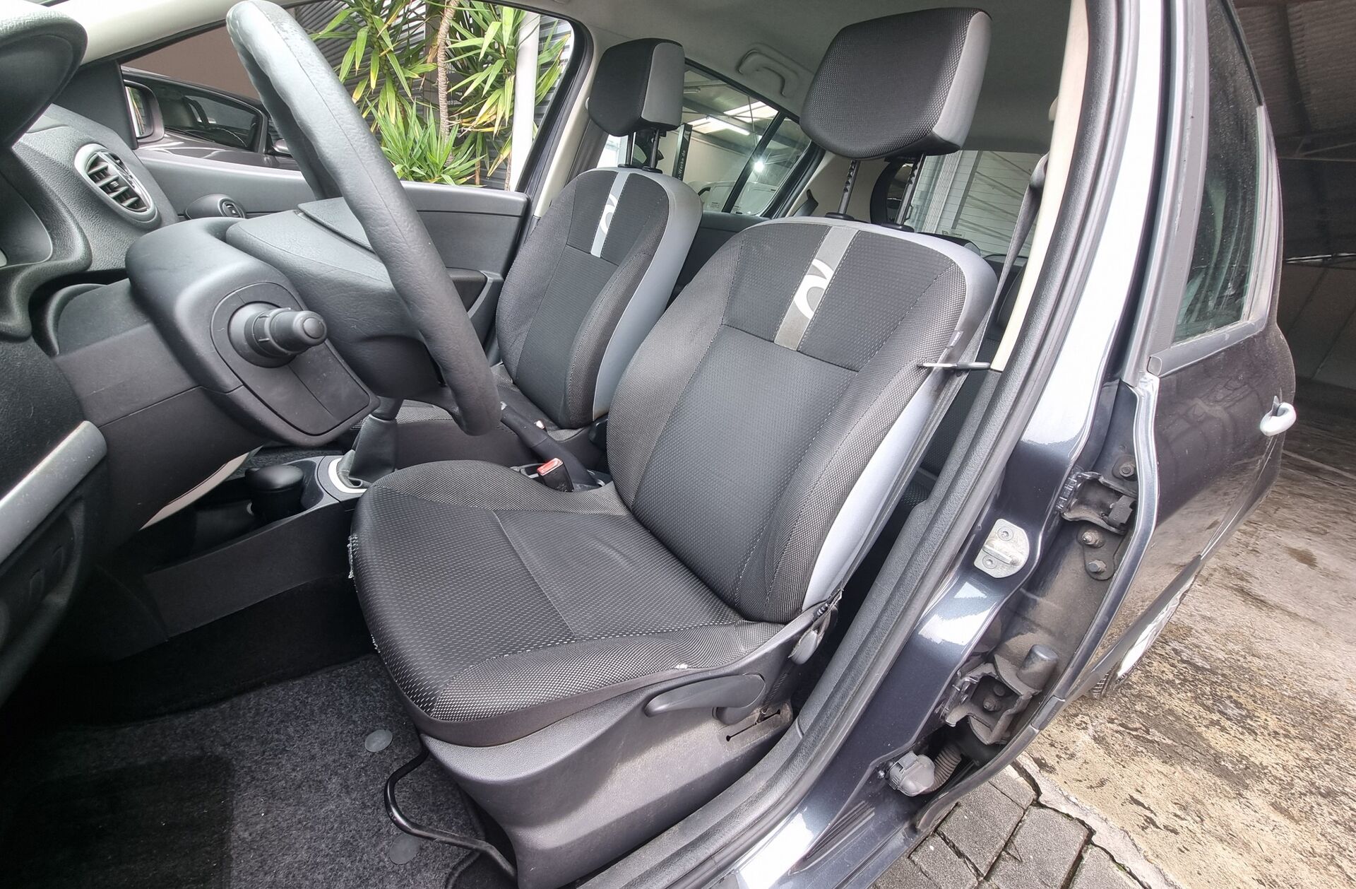 RENAULT Clio 1.2 16V Rip Curl