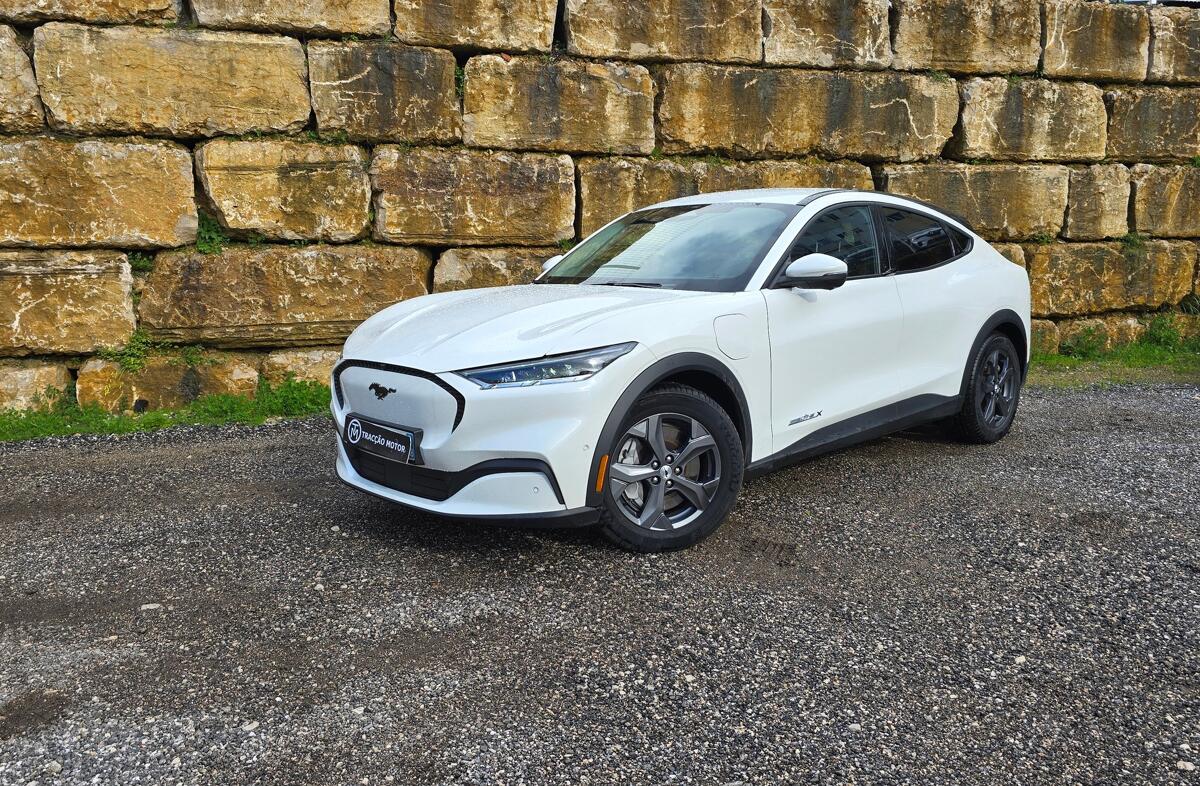 FORD Mustang Mach-E Alargada