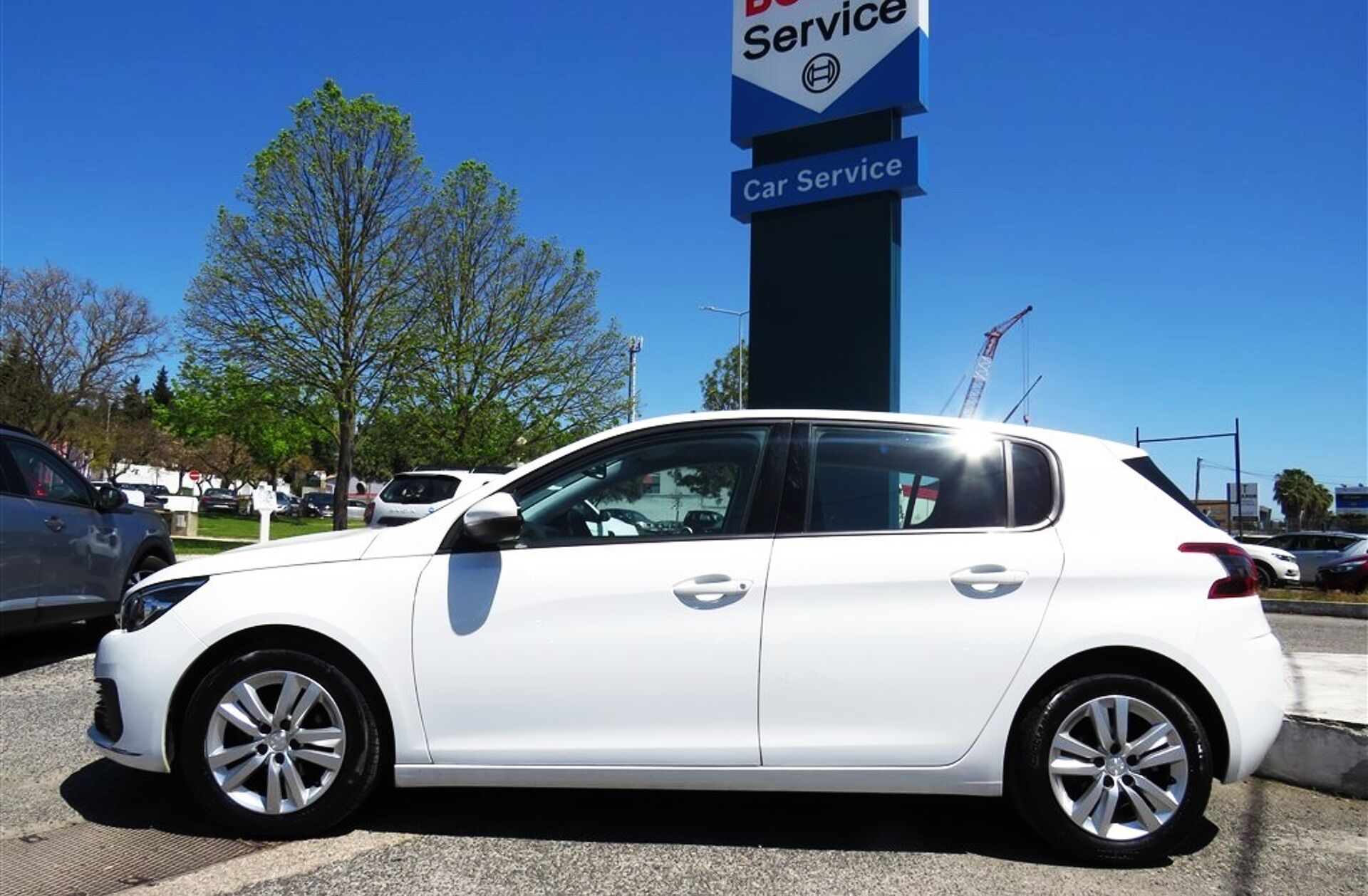 PEUGEOT 308 1.5 BlueHDi Business Line