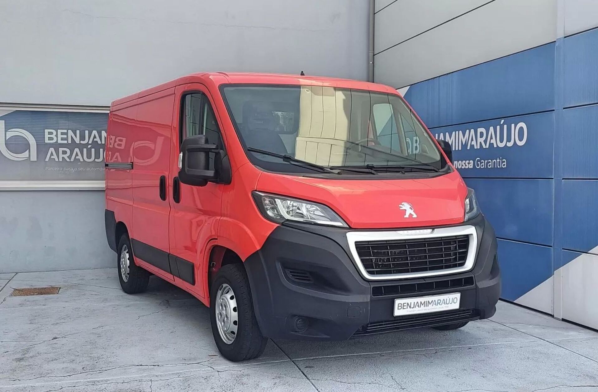 PEUGEOT Boxer 2.0 BlueHDi 330 L1H1 Pro