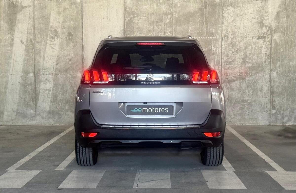 PEUGEOT 5008 1.6 BlueHDi Allure J18