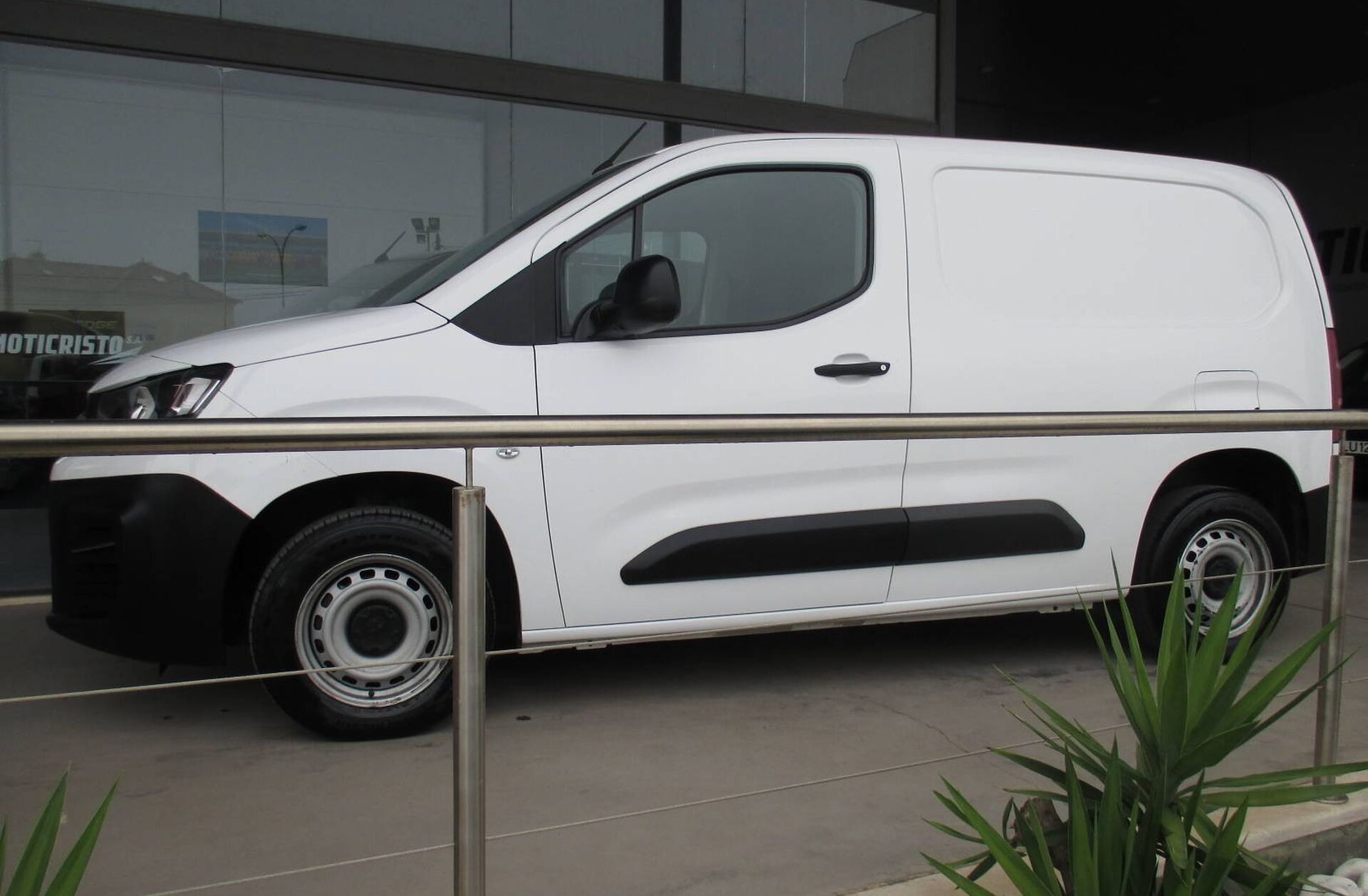 PEUGEOT Partner 1.5 BlueHDi Premium Standard