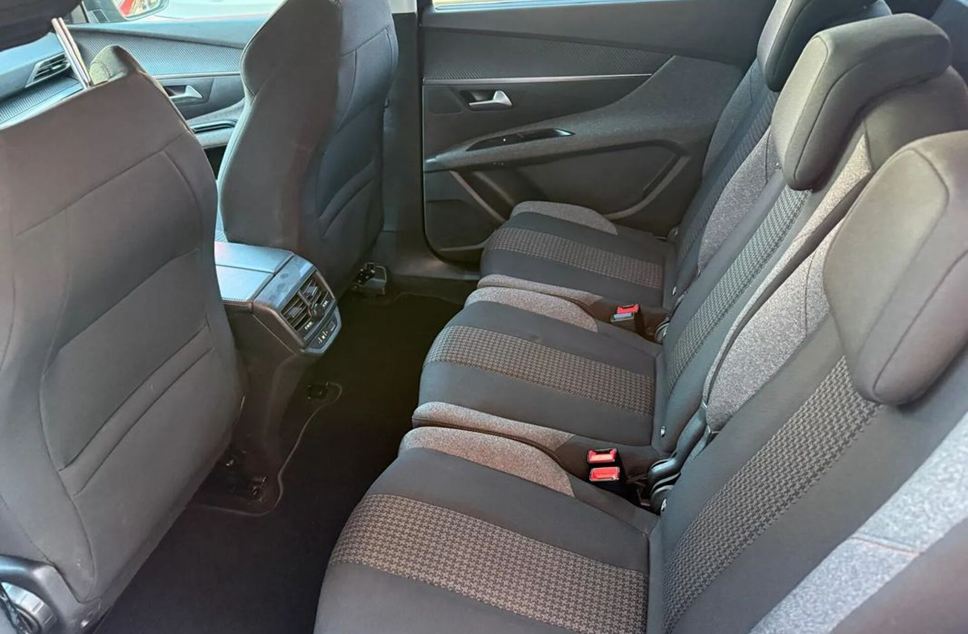 PEUGEOT 5008 1.5 BlueHDi Crossway