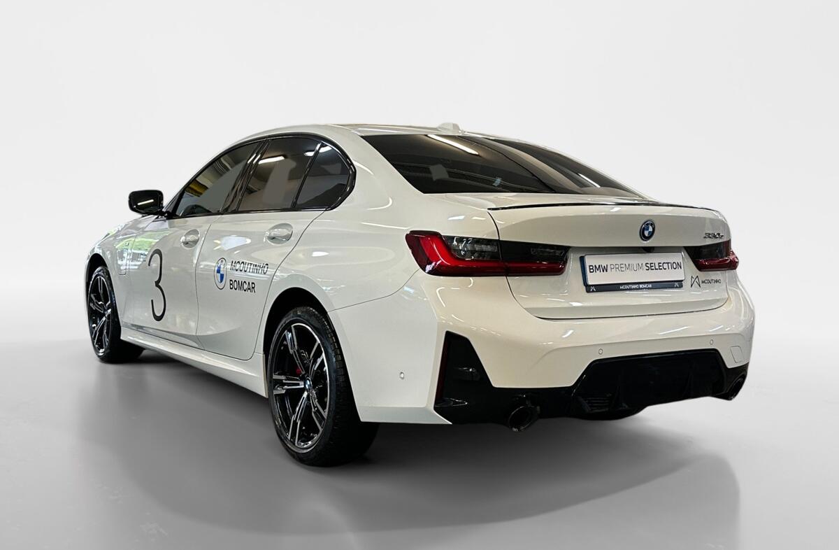 BMW Serie-3 330 e Pack Desportivo M Pro Auto