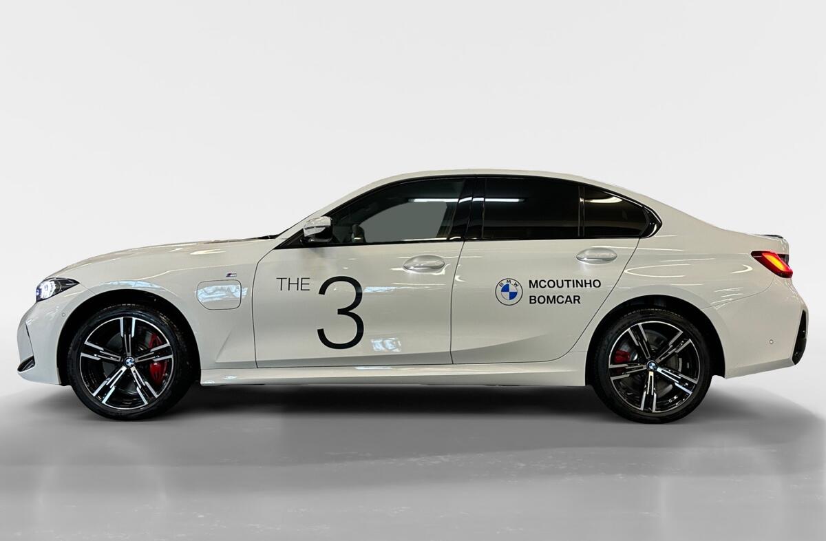 BMW Serie-3 330 e Pack Desportivo M Pro Auto