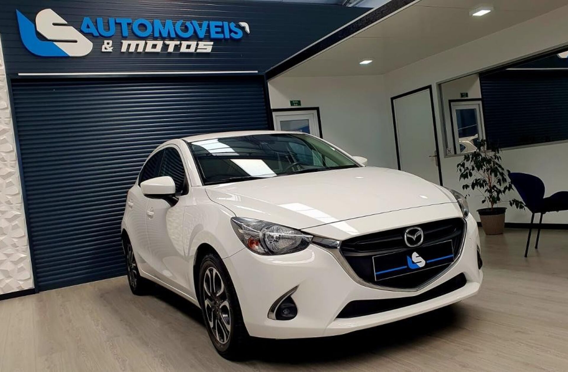 MAZDA 2 Mazda 1.5 Sky-G Evolve Navi