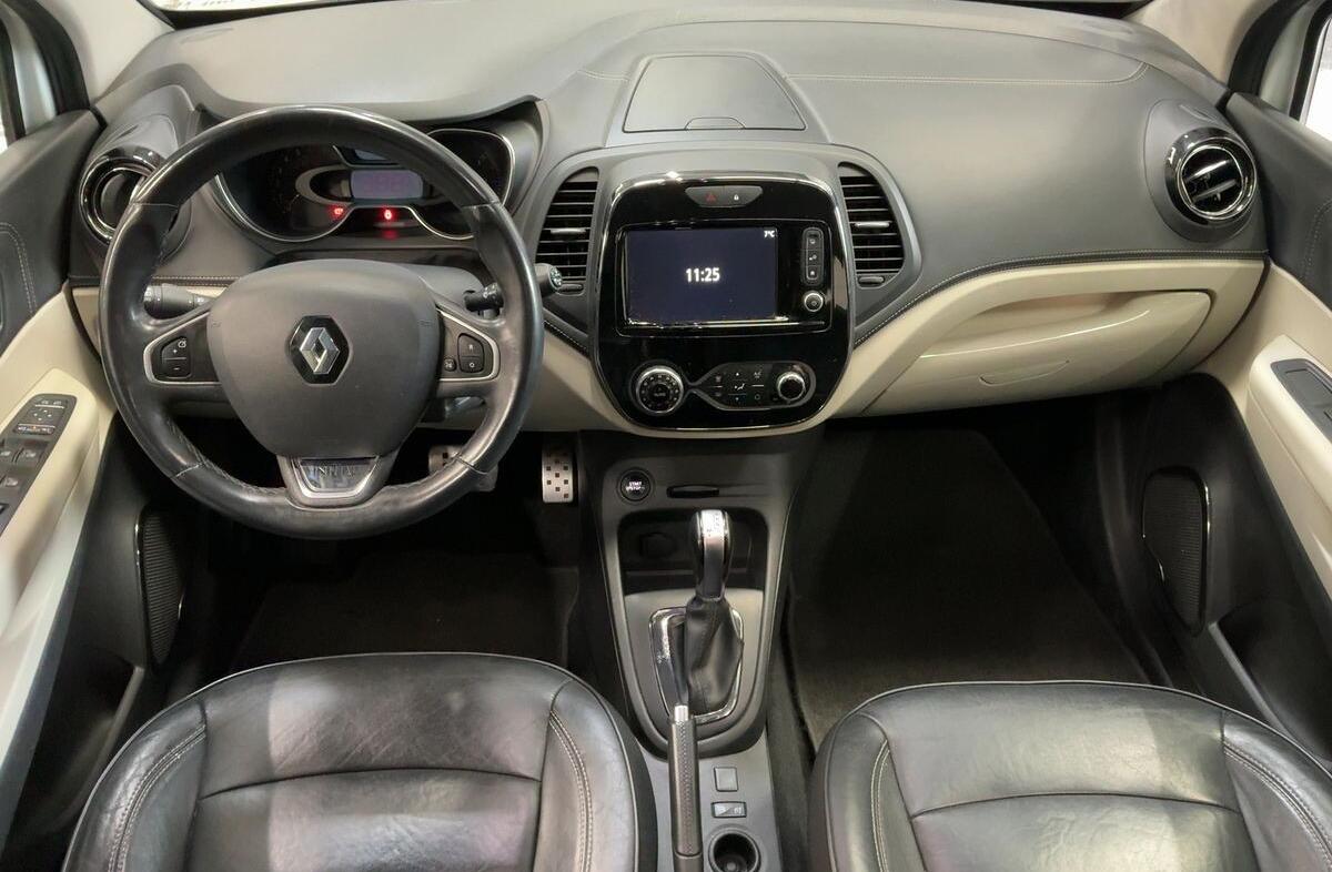 RENAULT Captur 1.2 TCe Initiale Paris EDC