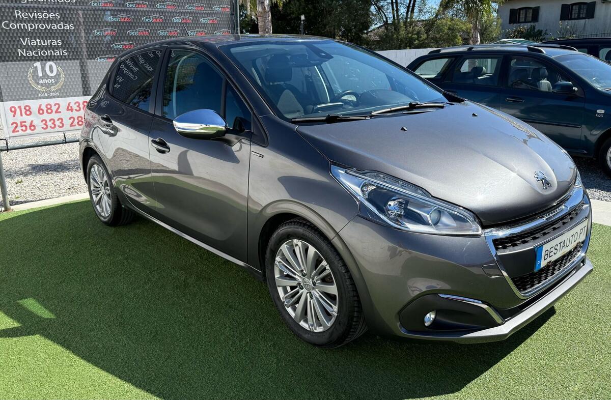 PEUGEOT 208 1.5 BlueHDi Signature