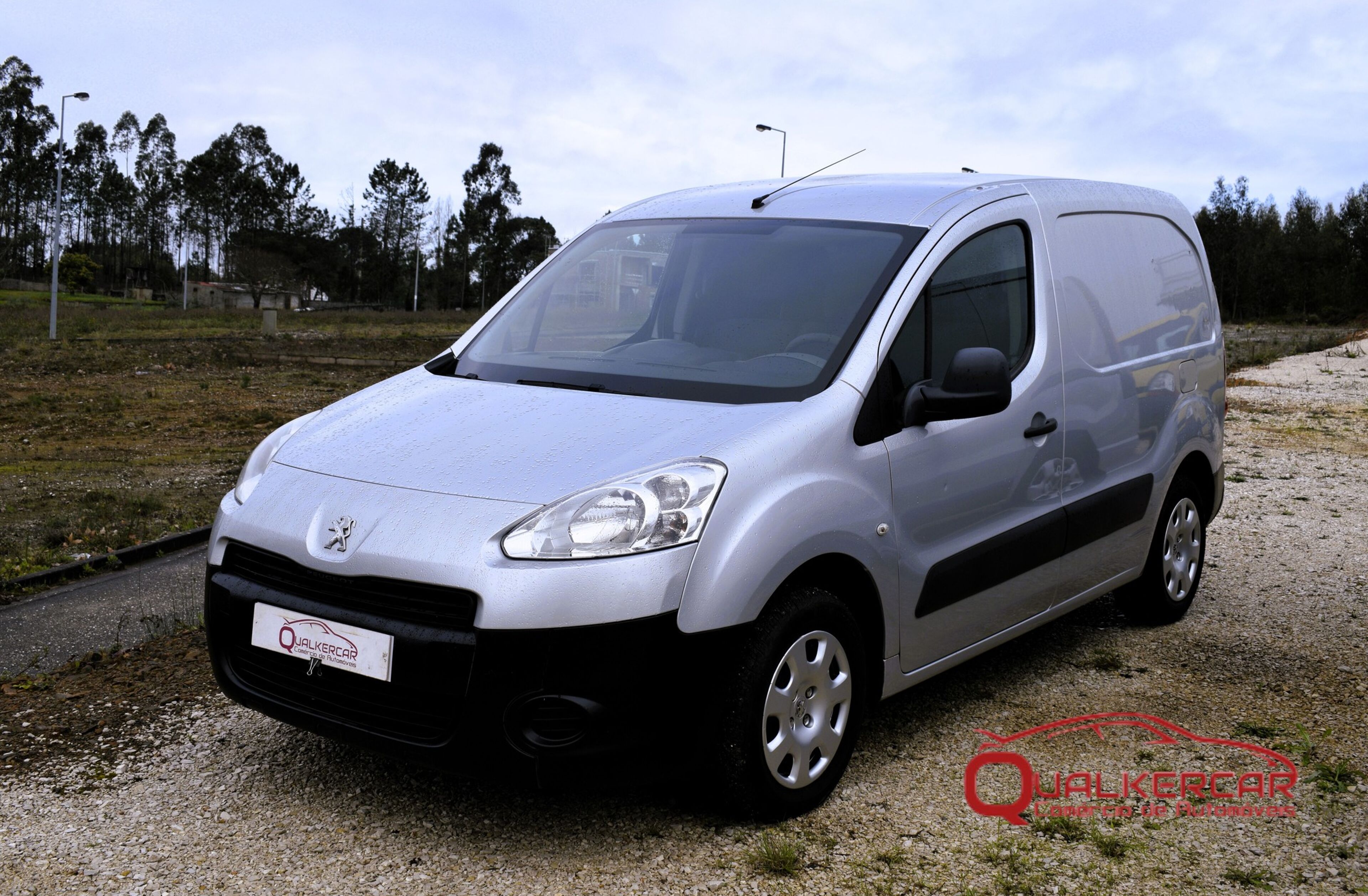 PEUGEOT Partner Com transmissão Automática