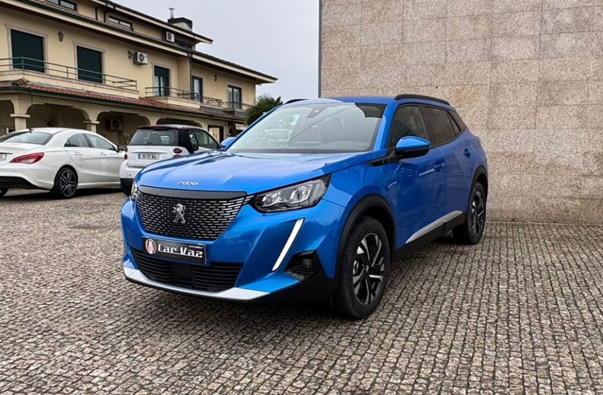 PEUGEOT 2008 1.5 BlueHDi Allure EAT8