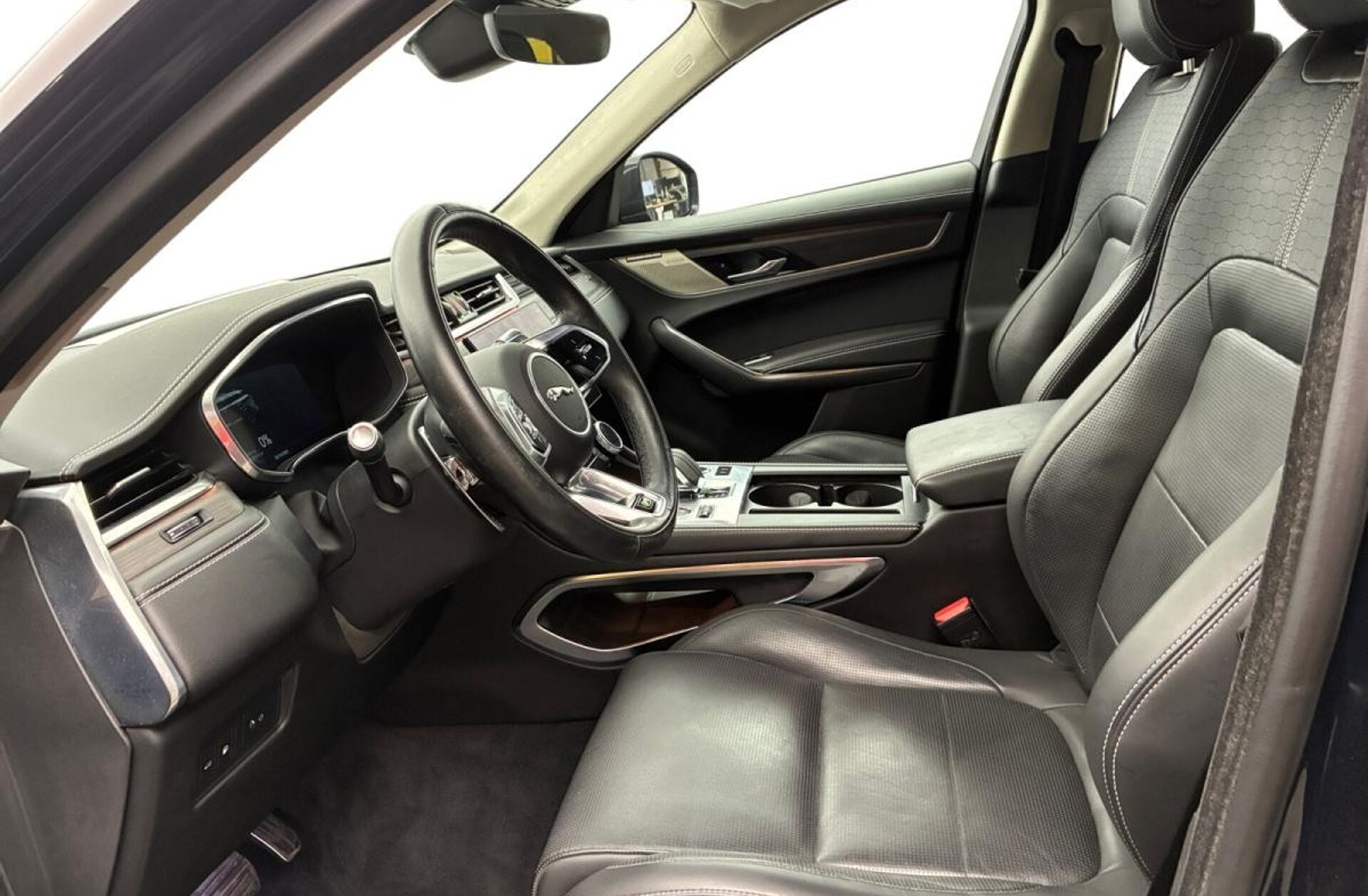 JAGUAR F-Pace 2.0 P400e AWD R-Dynamic SE