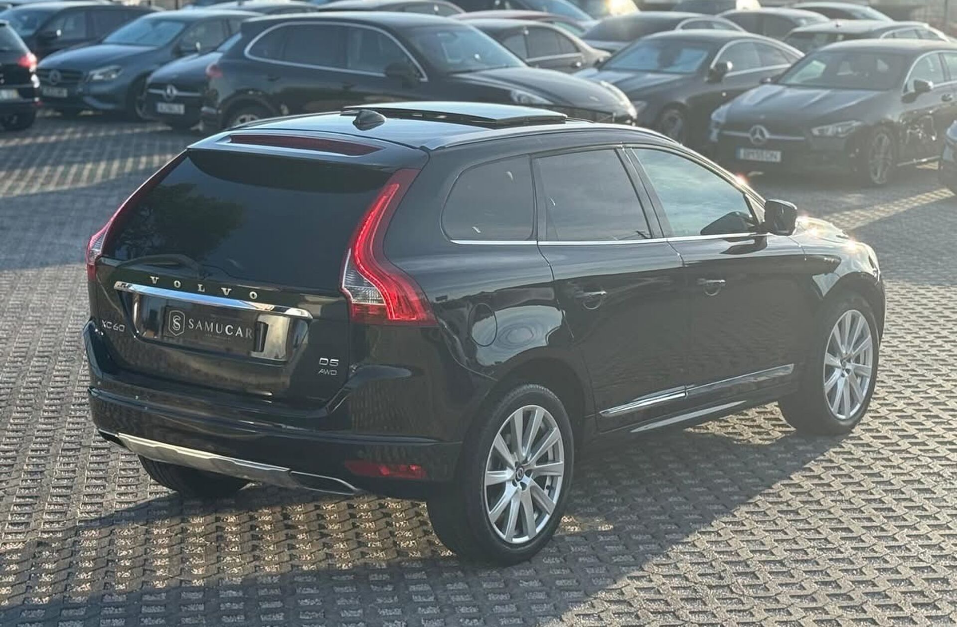 VOLVO XC60 2.4 D5 Momentum Geartronic