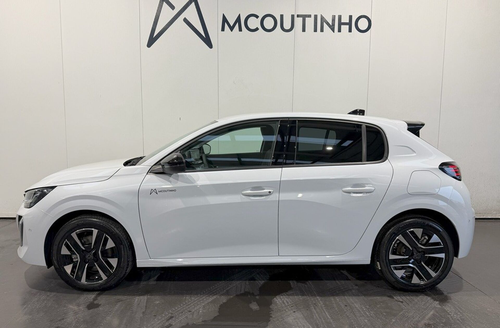 PEUGEOT 208 1.2 Hybrid Allure e-DCS6