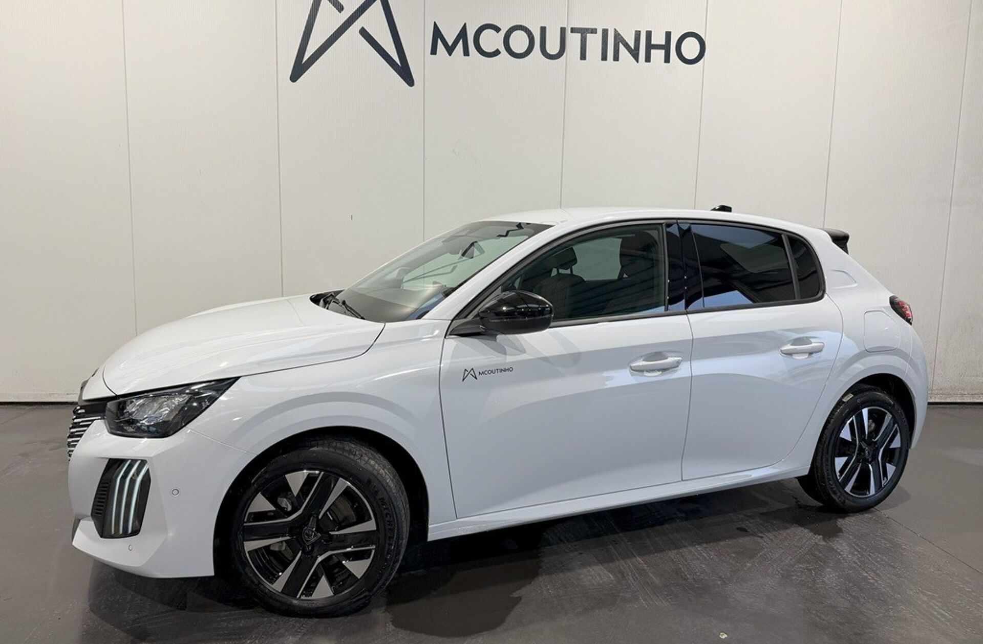 PEUGEOT 208 1.2 Hybrid Allure e-DCS6
