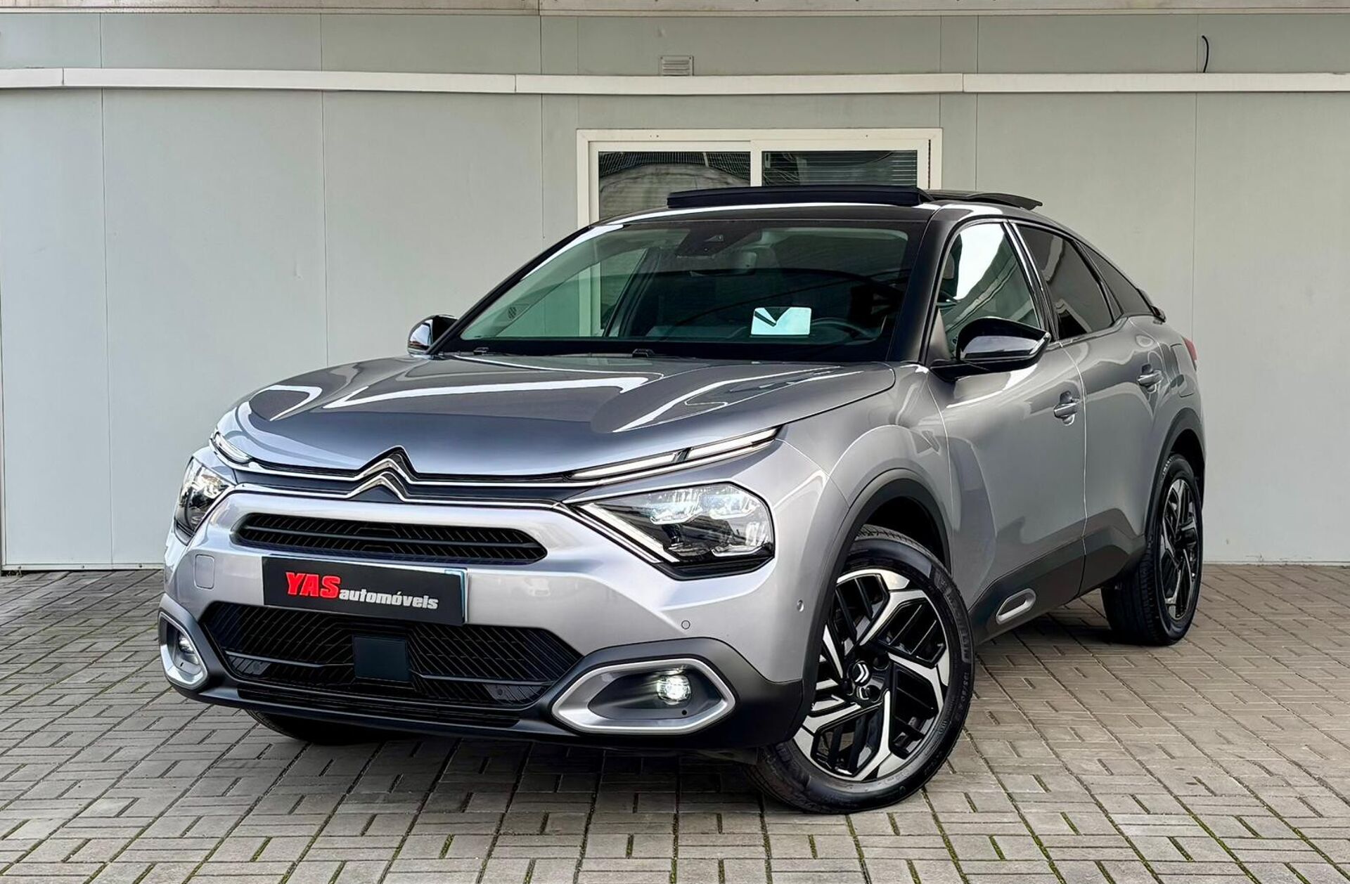 CITROEN C4 1.2 PureTech Shine EAT8