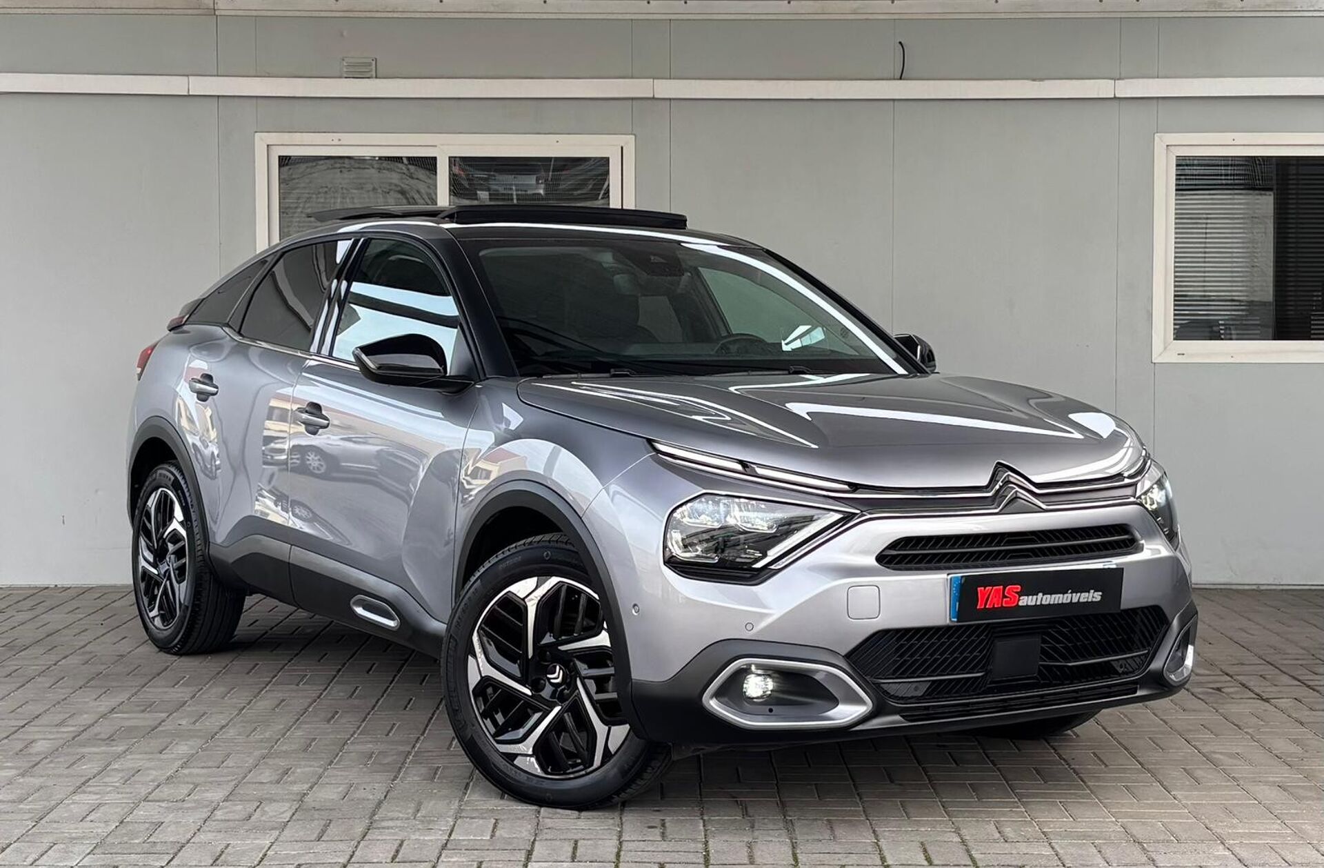 CITROEN C4 1.2 PureTech Shine EAT8