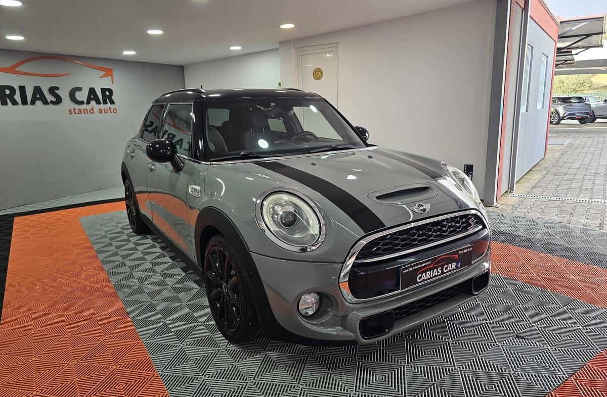 MINI Mini Cooper SD Auto Desportiva