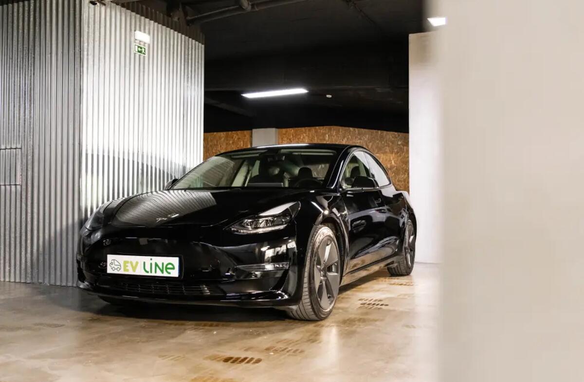TESLA Model 3 Long-Range Dual Motor AWD