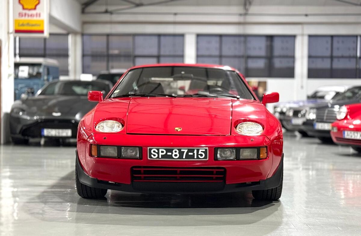PORSCHE 928 S4