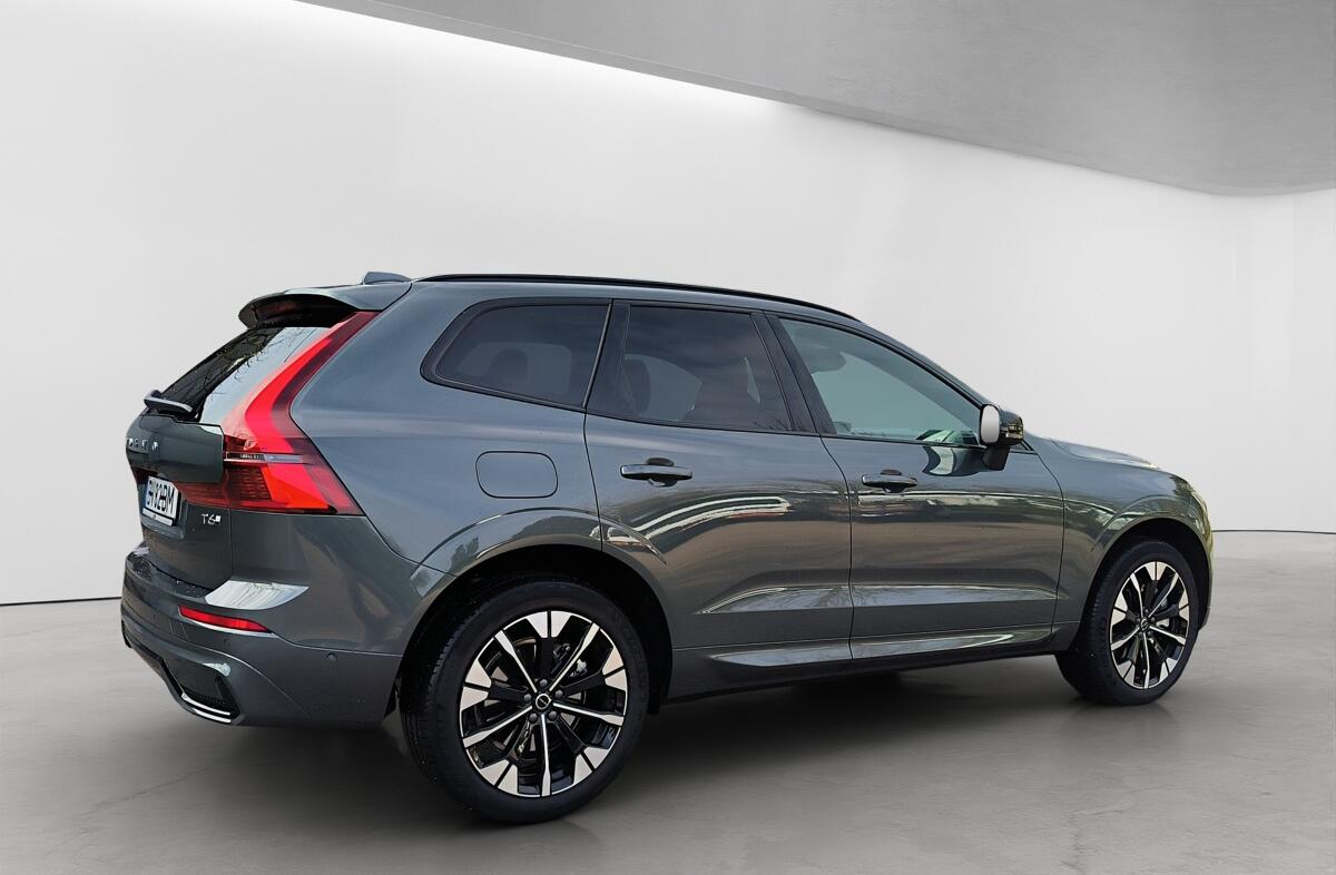 VOLVO XC60 2.0 T6 PHEV Plus Dark AWD