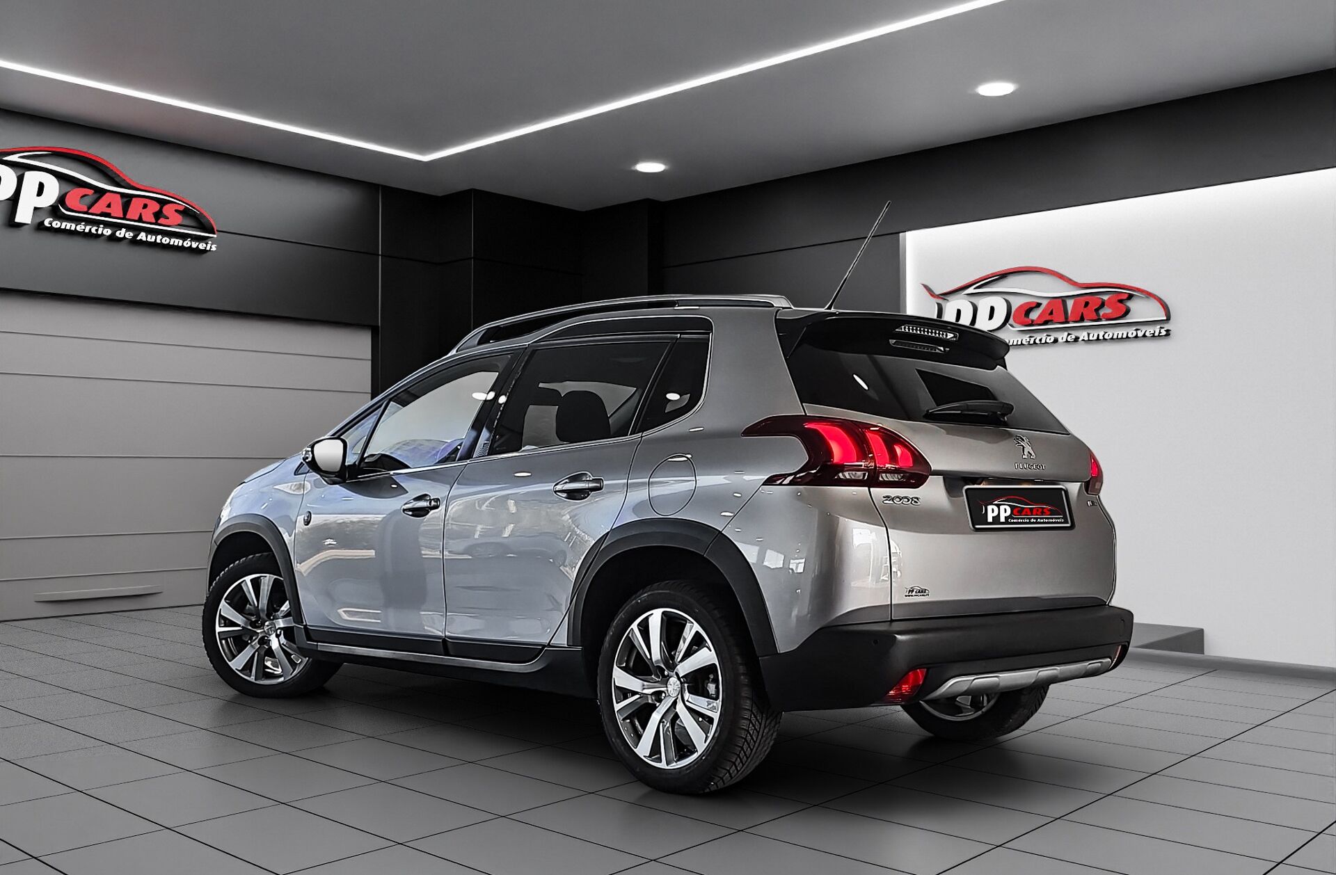 PEUGEOT 2008 1.2 PureTech Crossway