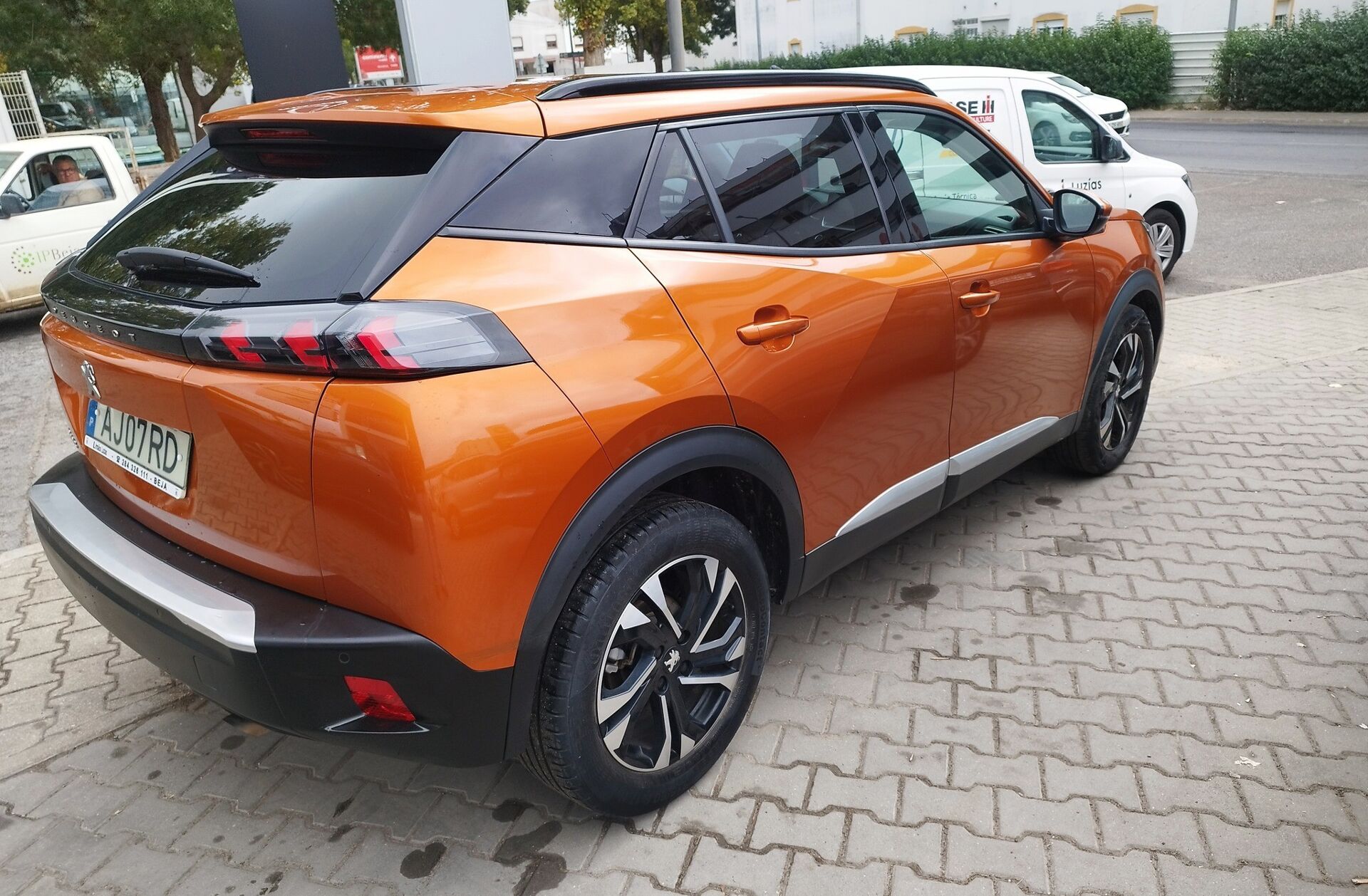 PEUGEOT 2008 1.2 PureTech Allure