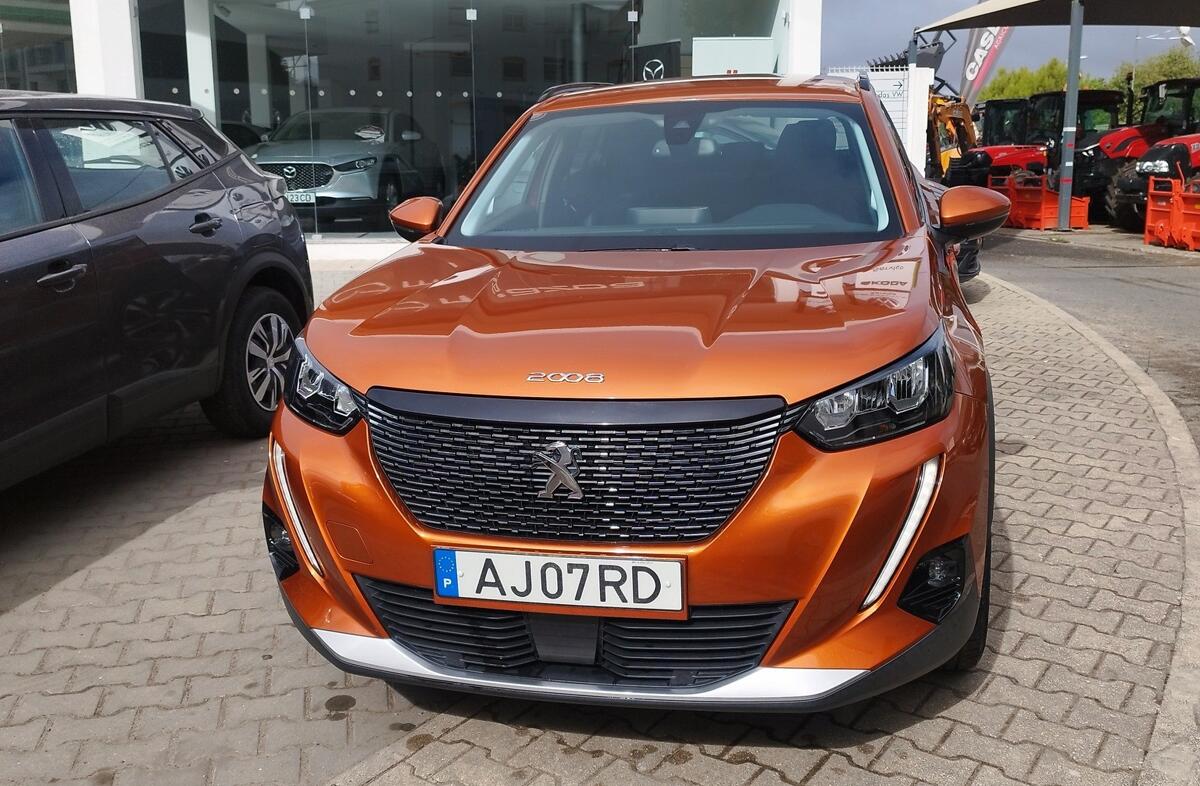 PEUGEOT 2008 1.2 PureTech Allure