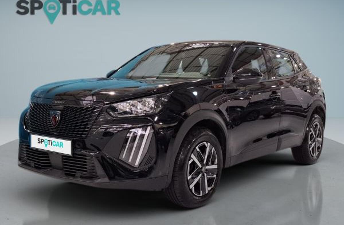 PEUGEOT 2008 1.2 PureTech Style