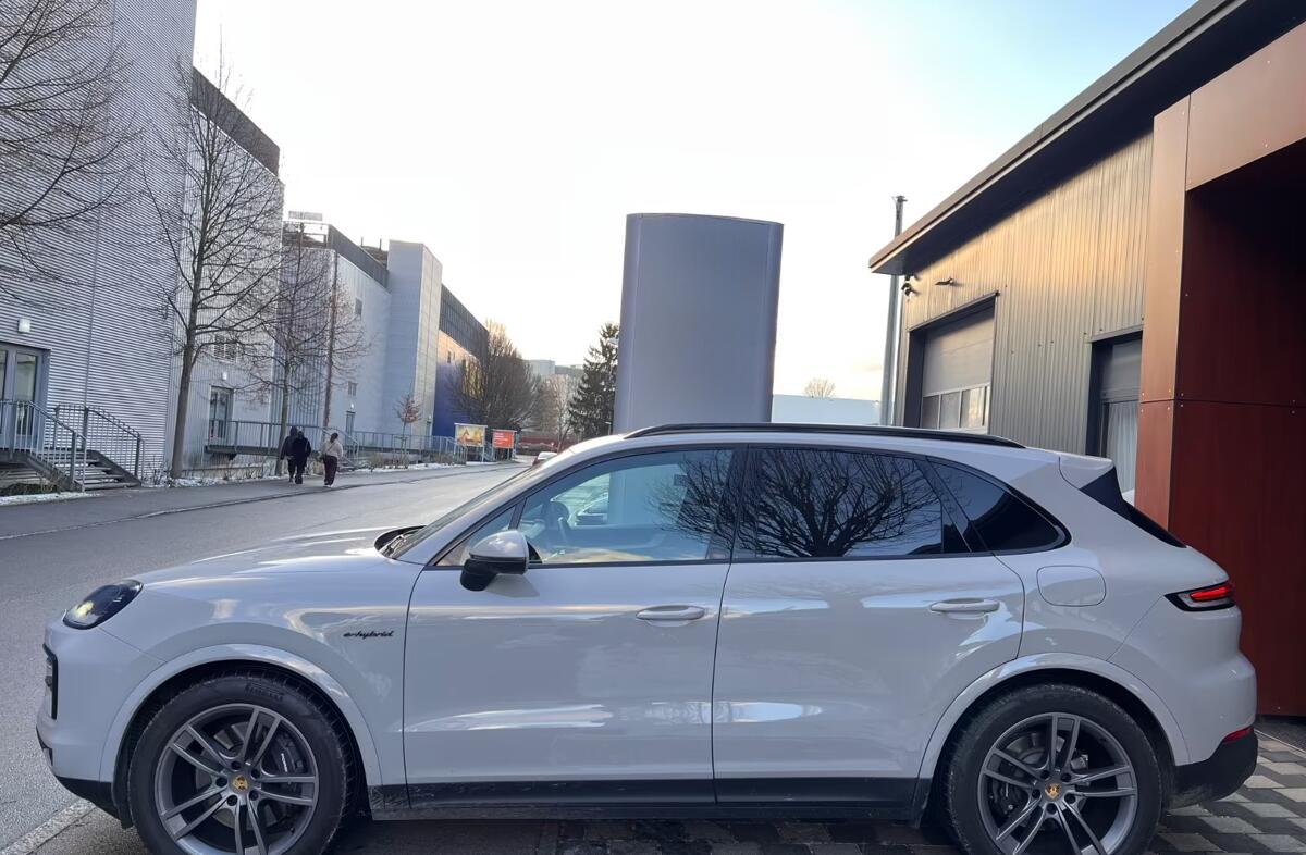 PORSCHE Cayenne E-Hybrid