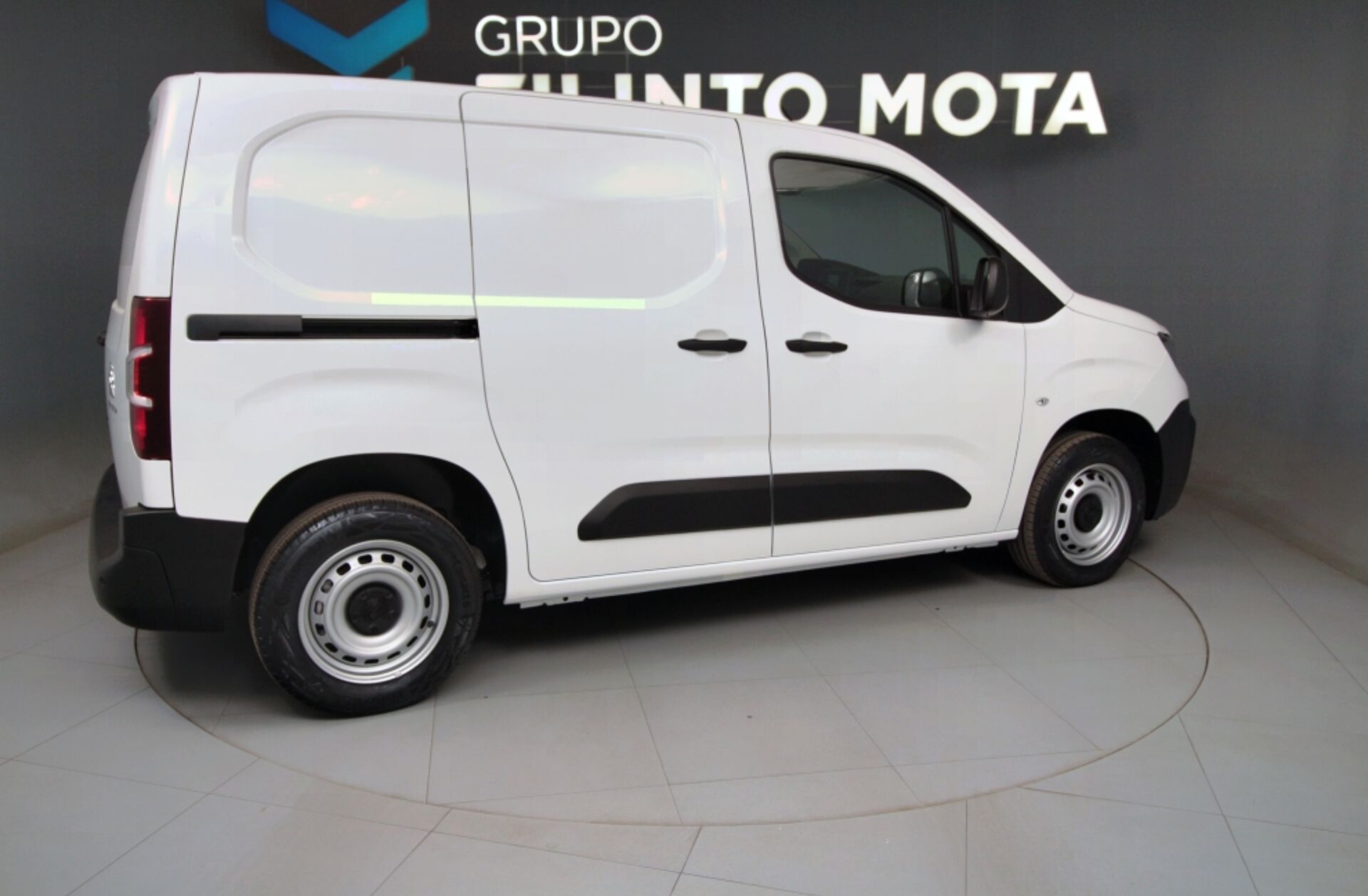 PEUGEOT Partner 1.5 BlueHDi Pro Standard