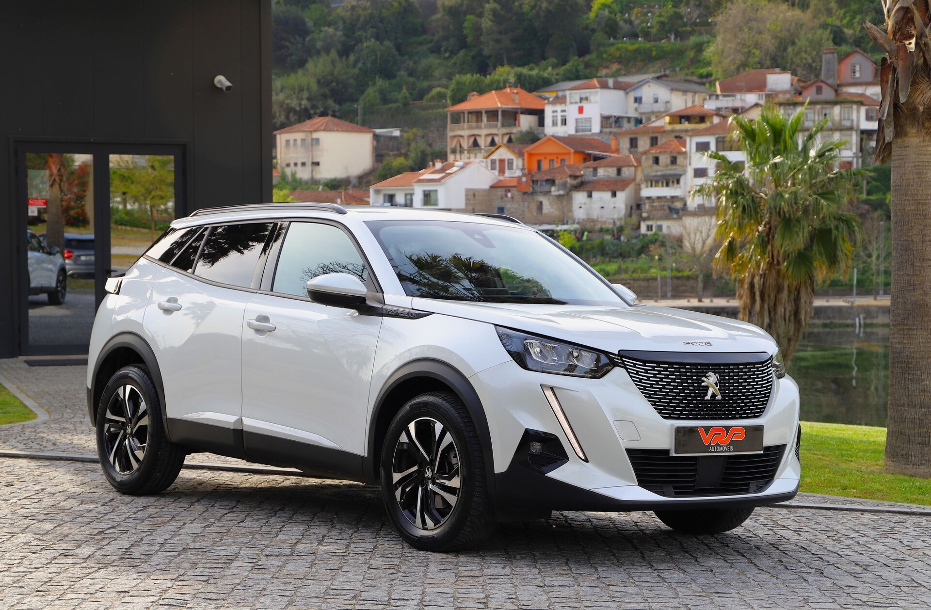 PEUGEOT 2008 1.5 BlueHDi Allure EAT8