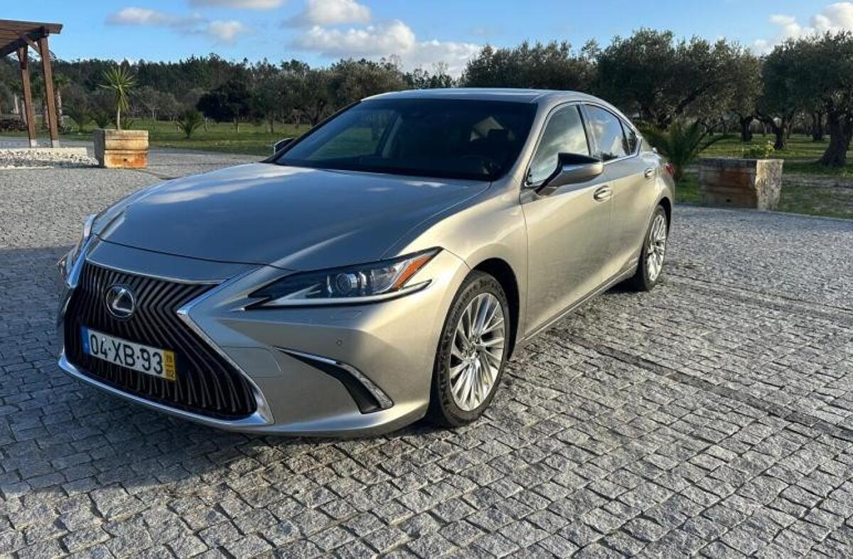 LEXUS ES 300h Executive+