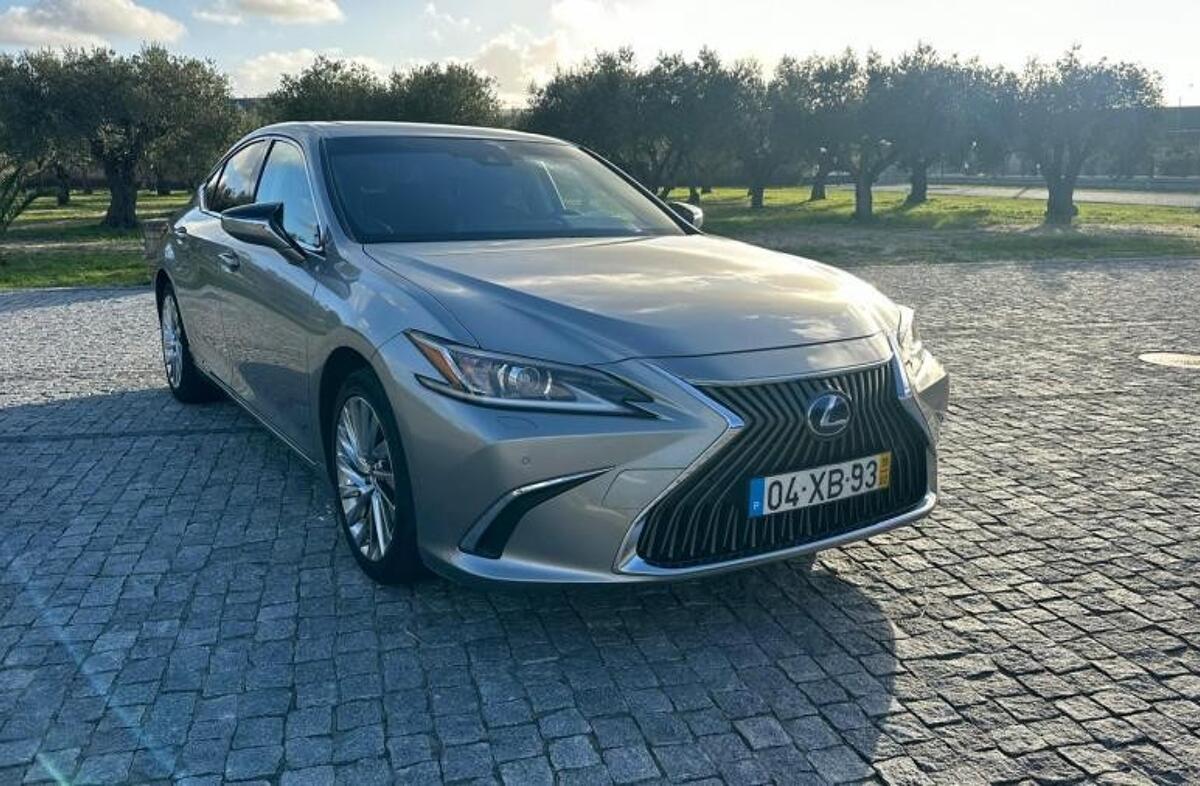 LEXUS ES 300h Executive+