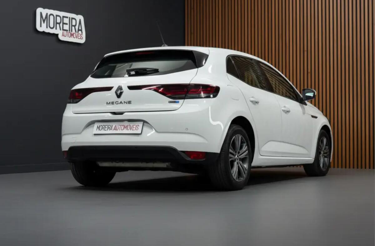 RENAULT Mégane 1.6 E-Tech Plug-In E-Tech Hybrid Engineered